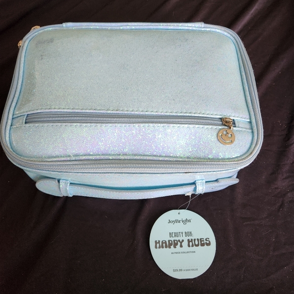 Ulta Beauty JoyBright Makeup Kit - Picture 9 of 9